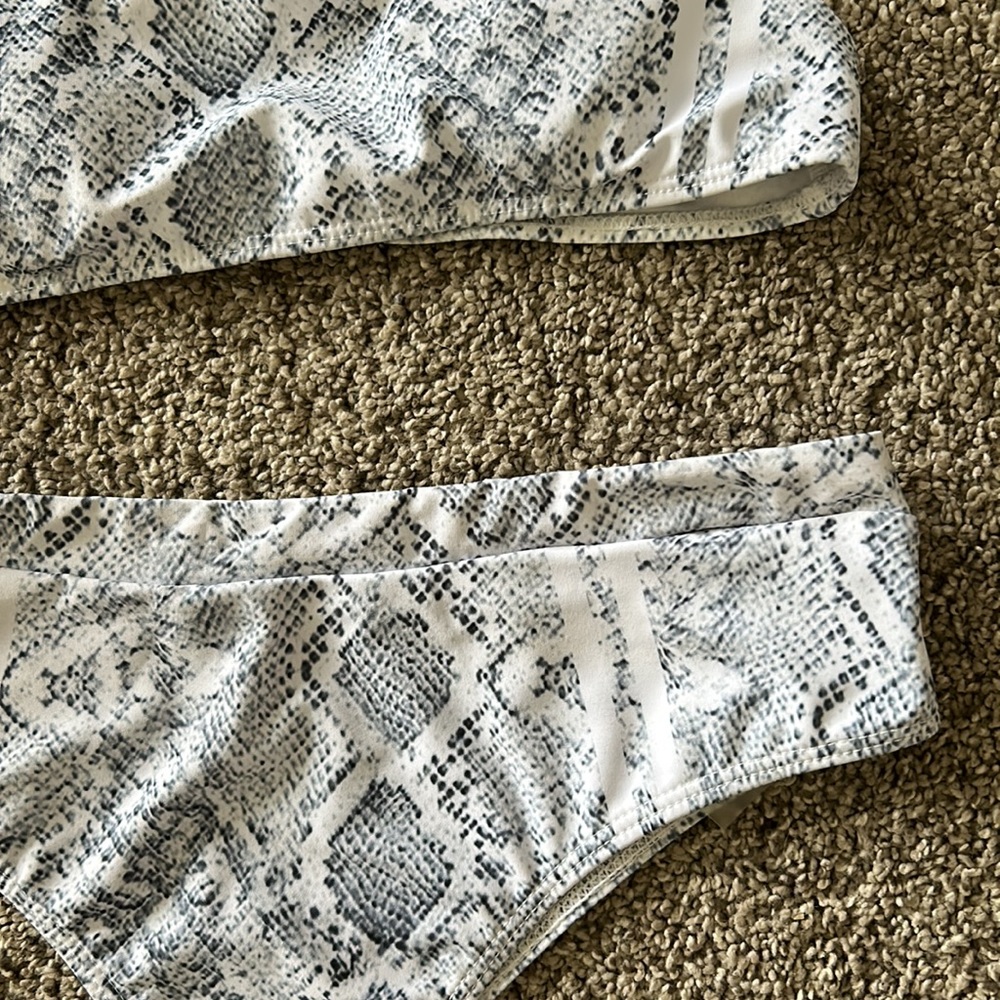 Shein Suit - Picture 2 of 4